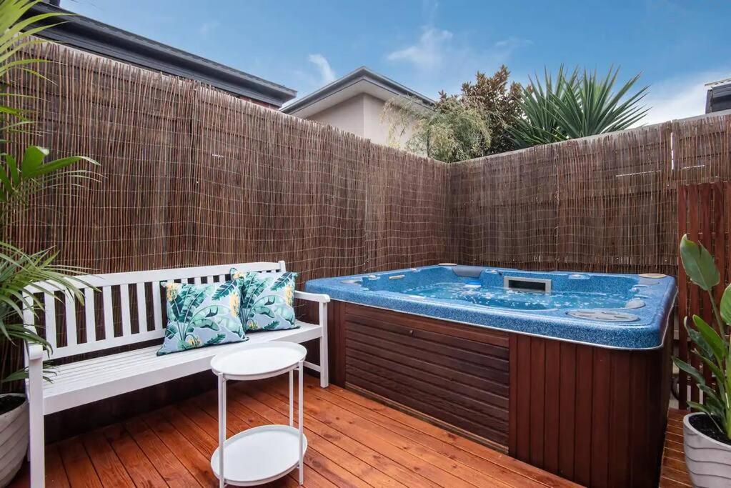 Dreamy Dromana Family Getaway - With Jacuzzi Villa Exterior photo